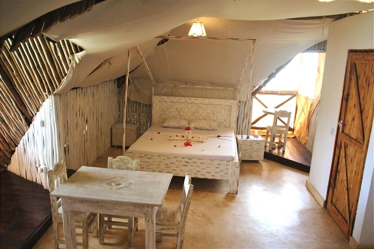 Bed and Breakfast Nyumba Ya Afrika à Watamu Extérieur photo