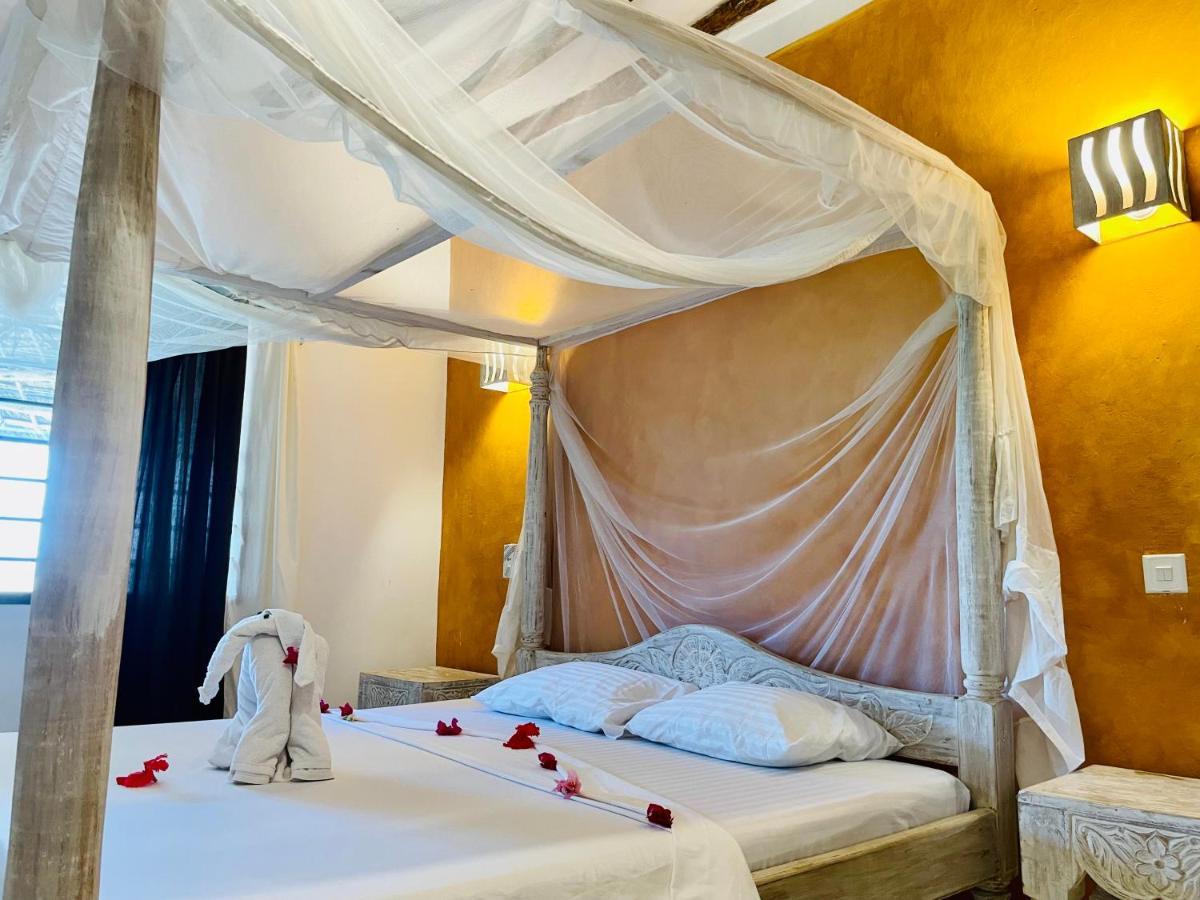 Bed and Breakfast Nyumba Ya Afrika à Watamu Extérieur photo