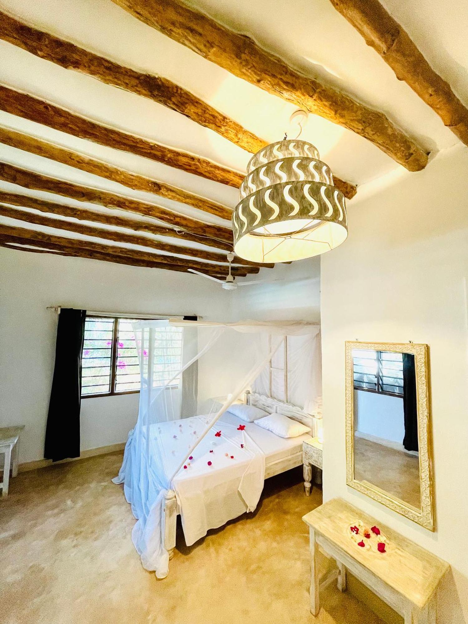 Bed and Breakfast Nyumba Ya Afrika à Watamu Extérieur photo