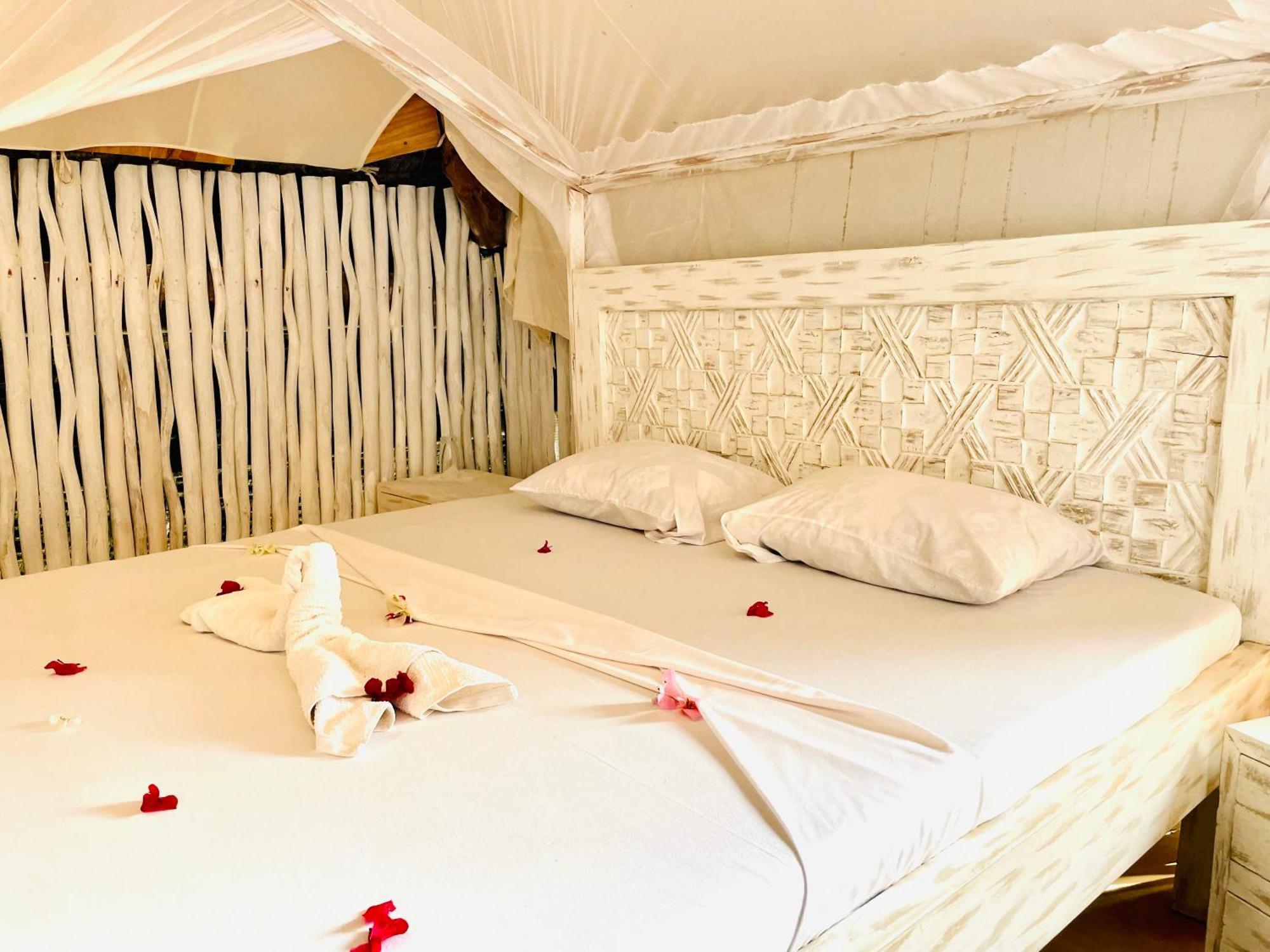 Bed and Breakfast Nyumba Ya Afrika à Watamu Extérieur photo