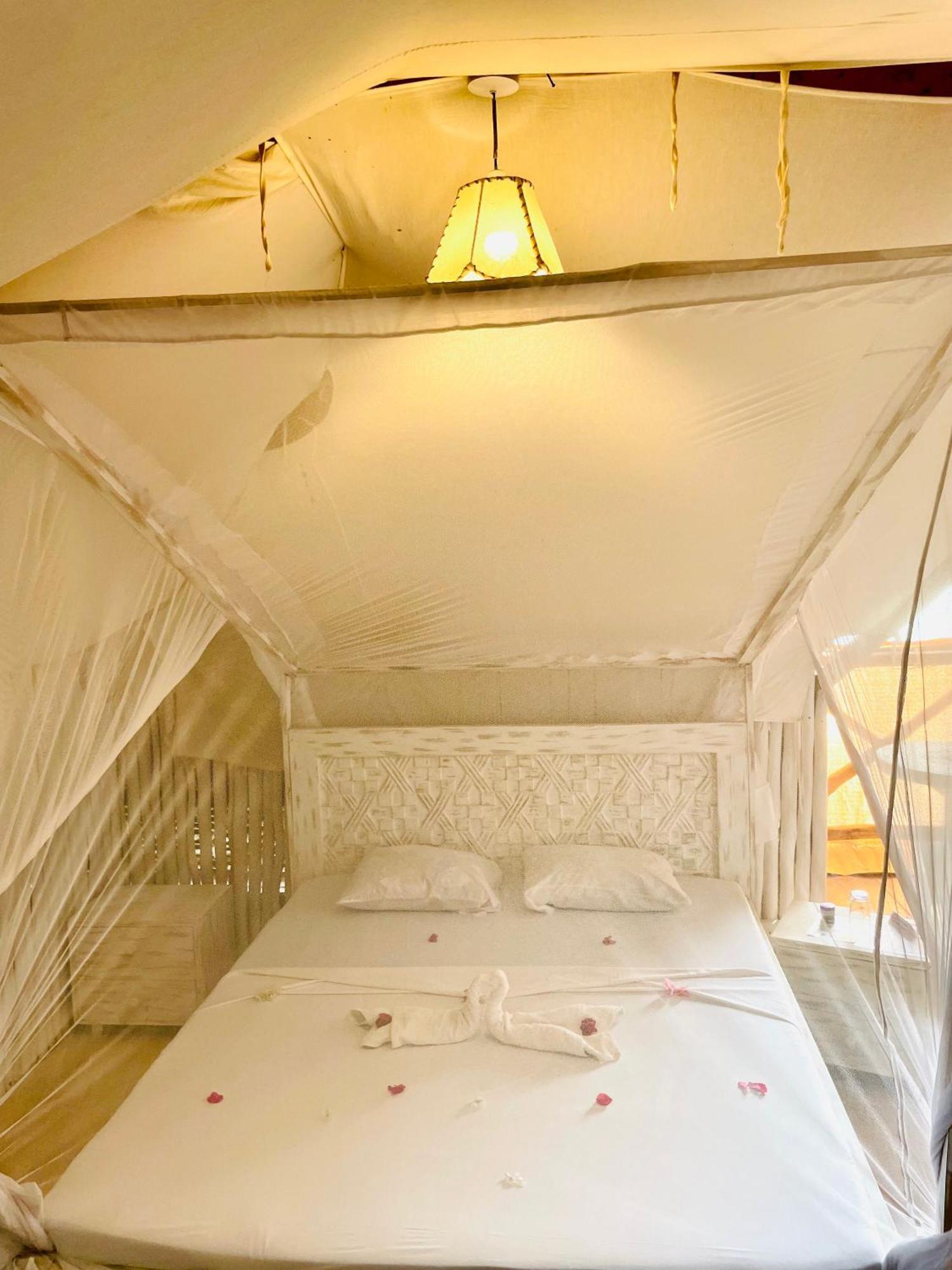 Bed and Breakfast Nyumba Ya Afrika à Watamu Extérieur photo