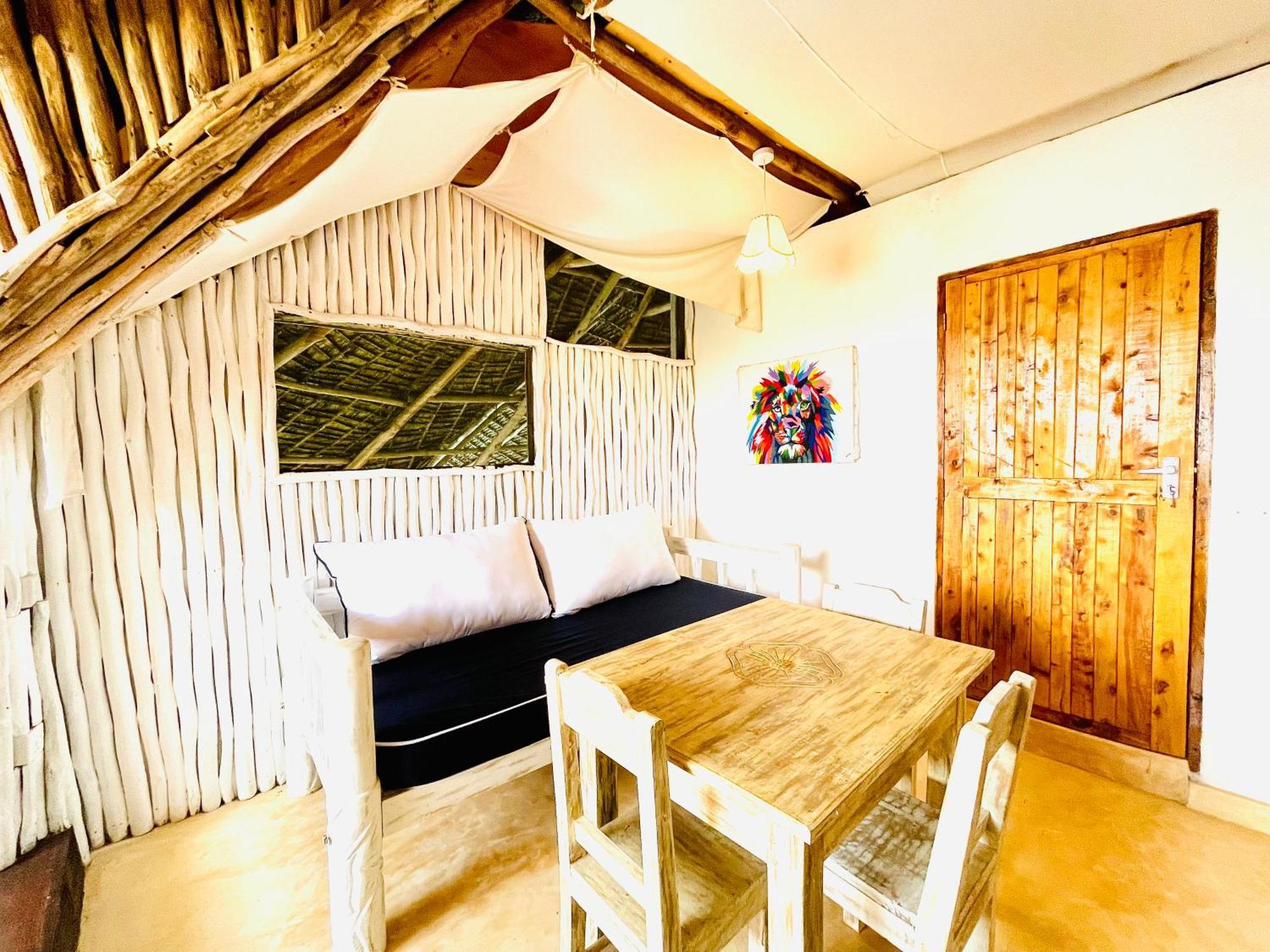 Bed and Breakfast Nyumba Ya Afrika à Watamu Extérieur photo