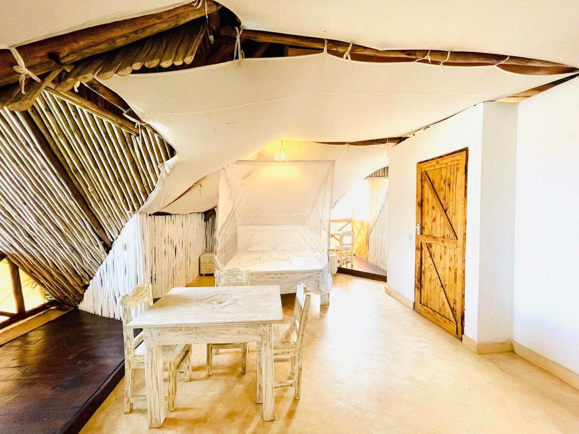 Bed and Breakfast Nyumba Ya Afrika à Watamu Extérieur photo