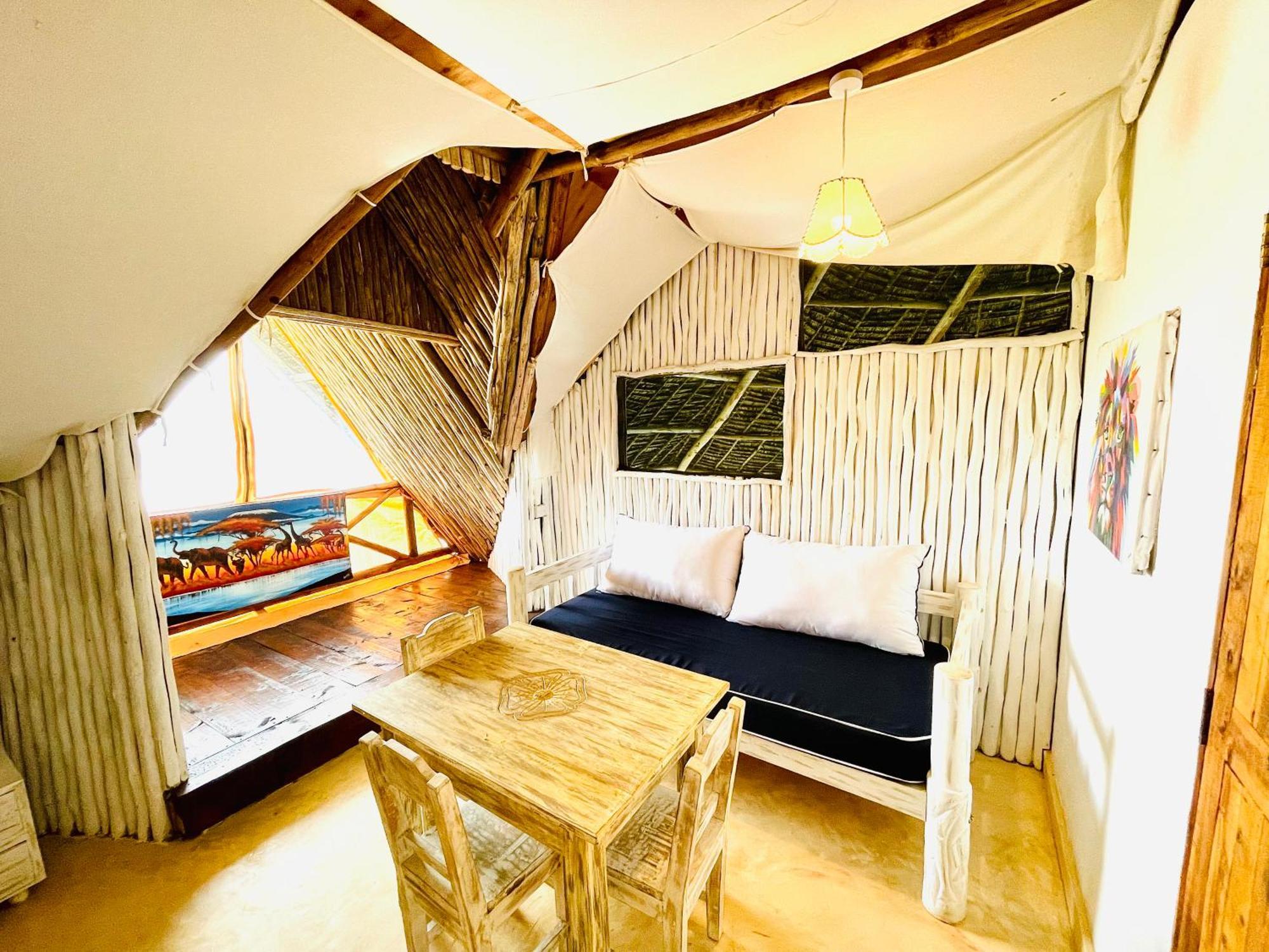 Bed and Breakfast Nyumba Ya Afrika à Watamu Extérieur photo
